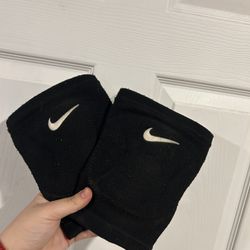 Volleyball Knee Lads