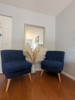 Set of 2 Navy Blue Tufted Accent Chairs