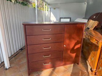 Chest/mirror