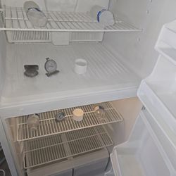 Magic Chef Fridge Apt Size 30 By 66 High 