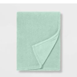 Full/Queen Size Mint Green Blanket/Throw