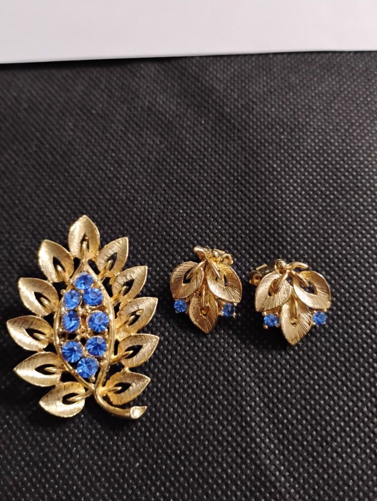 1960s Gold Leaf  Blue Rhinestone Brooch & Clip Earring Set
