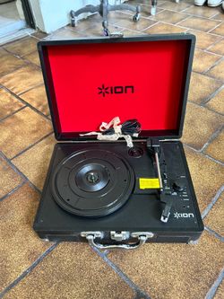 ION Portable Suitcase Turntable / Record Player - Excellent Condition