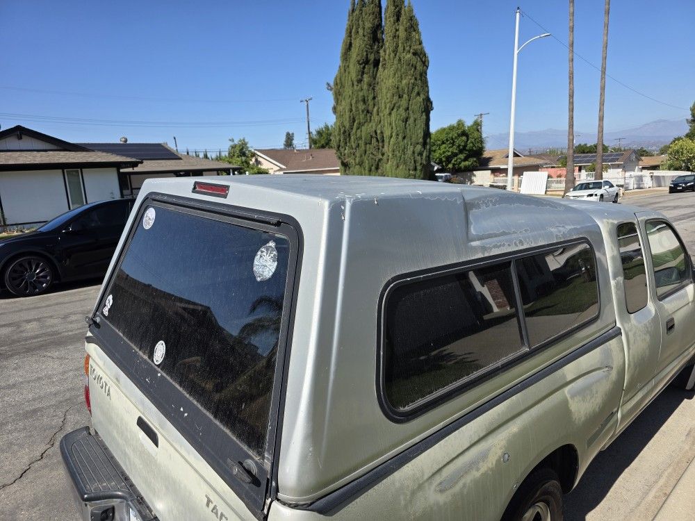 1st Gen Tacoma 6ft Camper Shell
