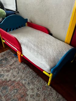 Toddler bed