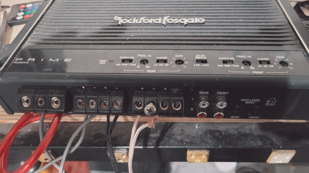 Rockford Fosgate Amp