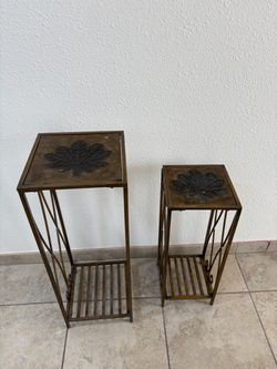 Set of 2 Metal Plant Stands with Leaf Detail