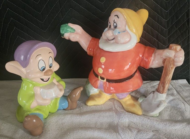 Disney DOC & DOPEY FIGURINES 