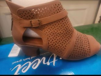 Easy street carrigan Tan  bootie