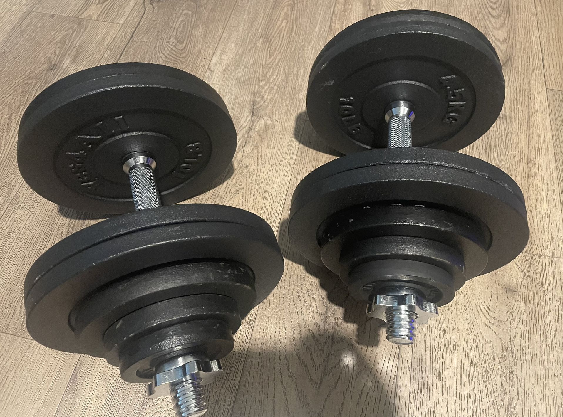 Set Of Adjustable Dumbbells Heavy Duty   64 lbs Each Total: 128 lbs