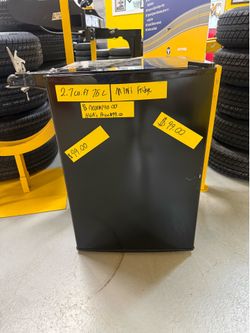 2.7 MAINSTAYS MINI FRIDGE BRAND NEW