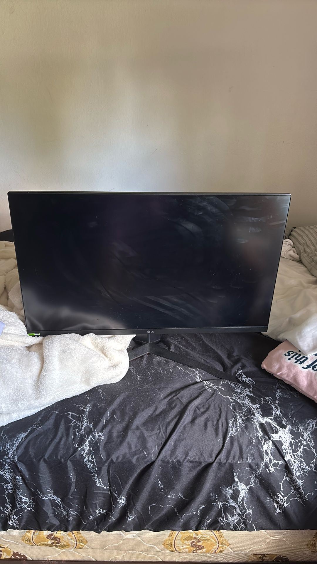 LG ultra gear gaming monitor 27’ 240hz