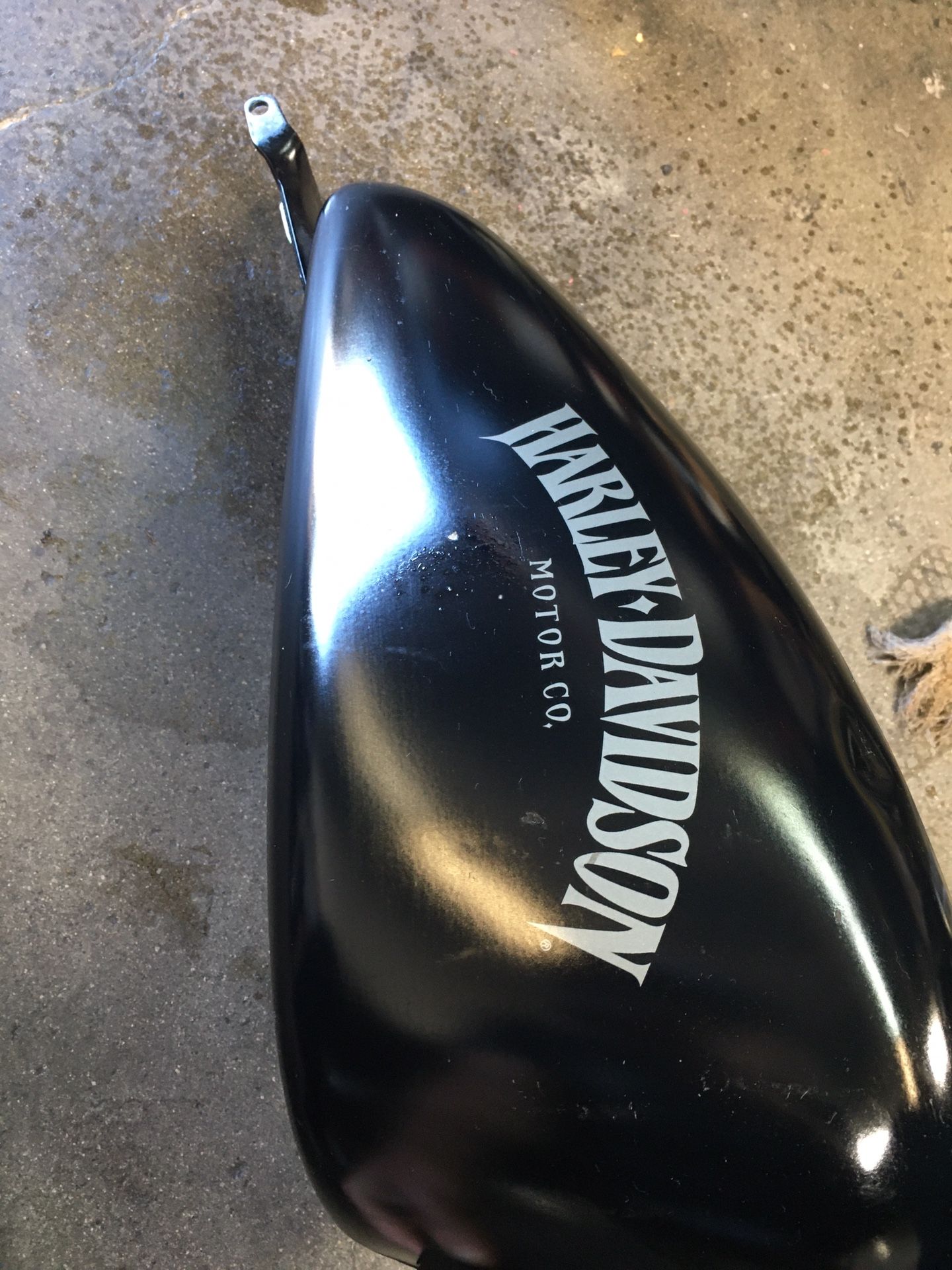 iron 883 gas tank size