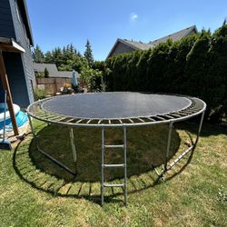 Trampoline 
