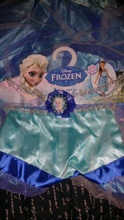 Elsa dress. Size 4-6 kids.