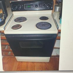 GE GENERAL ELECTRIC STOVE OVEN SPECTRA 30”W. 36” H  27D