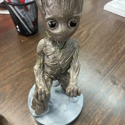 Groot Game Holder 
