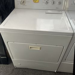 COLOR WHITE KENMORE DRYER