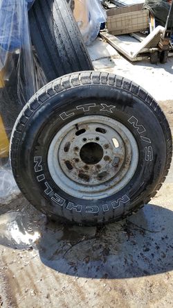 Tire 265/75 R16 Michelin