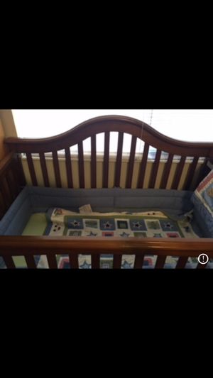 Carters Jamestown Convertible Crib In Perfect Shape For Sale In