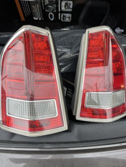 chrysler 300 oem tail lights