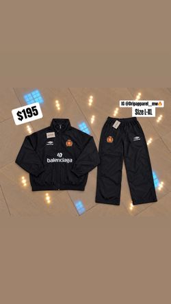 Supreme Outfit size small