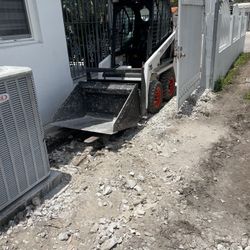 Bobcat Y Camion