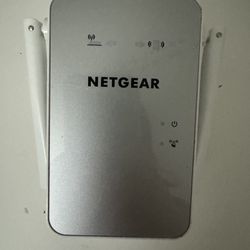 2 NETGEAR - AC1200 Dual-Band Wi-Fi Range Extender - White