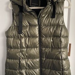 Women’s Weatherproof Puffer Vest size Medium 