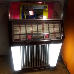 50s jukebox with records