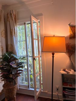 Floor lamp