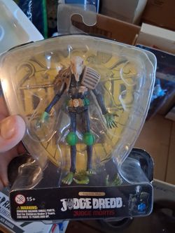 1:16 Scale Judge Dred Figure