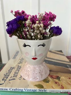 "Its All Good" Face Planter/Vase By artist Lori Siebert Studio M/W Dried bouquet