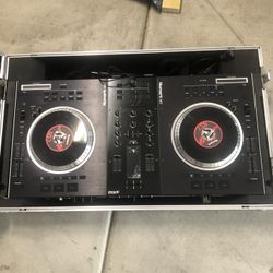 Numark Ns7 with Travel Case