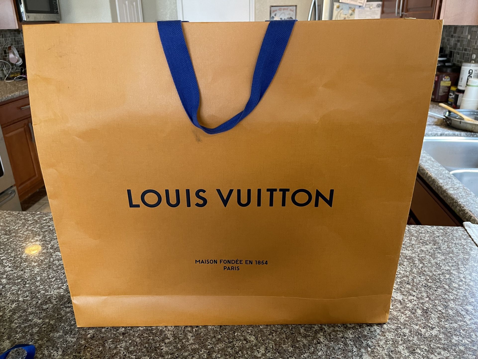 Louis Vuitton Gift Box, Gift Bag, Dust Cover, Ribbon Purse Size