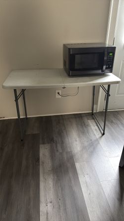 Fold up table