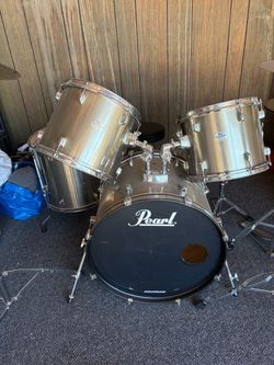 Pearl 5 piece drum set