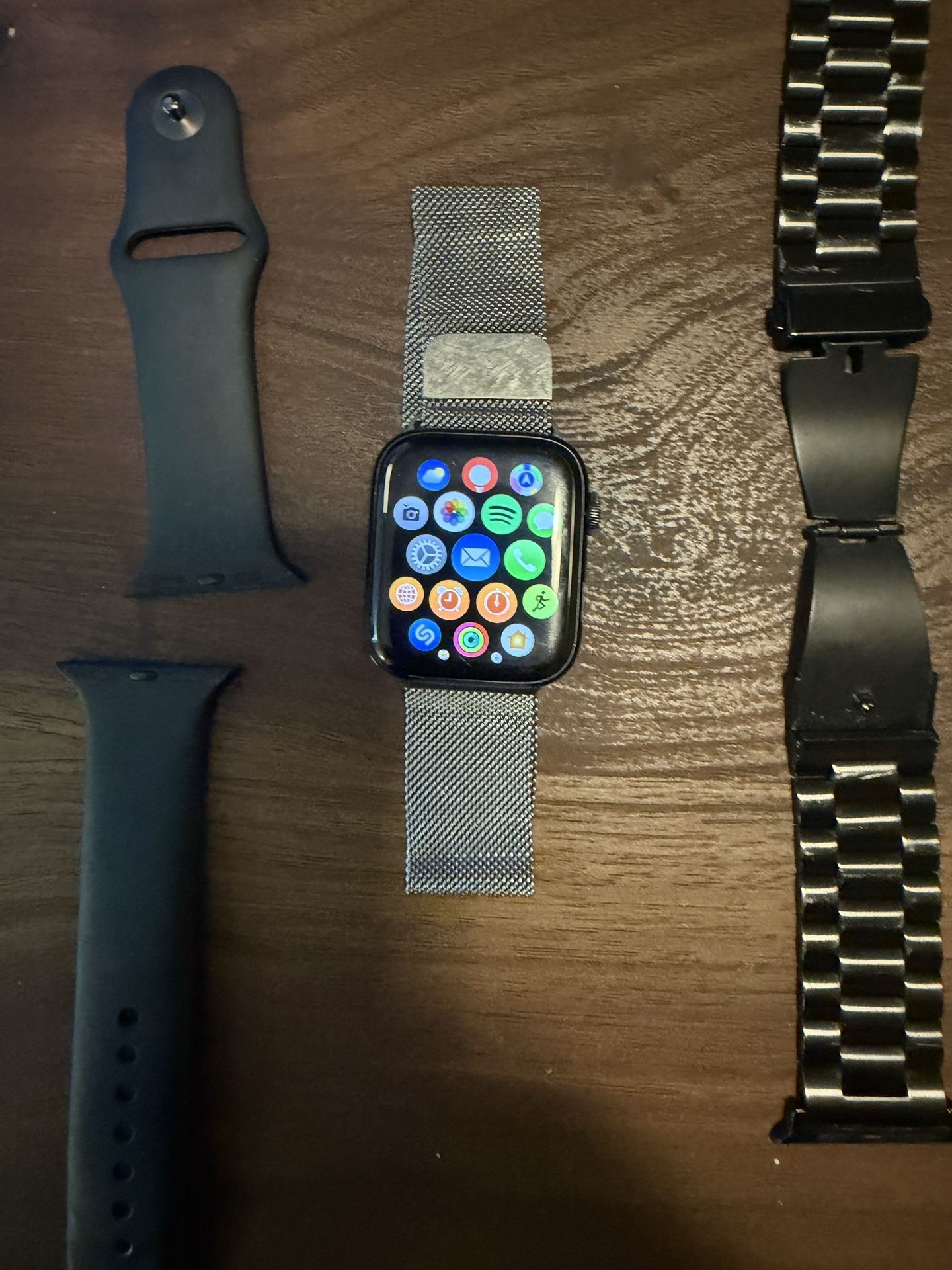 Apple Watch Series 3 – GPS + Cellular (44mm) | + Extra Watchbands 
