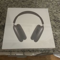 AirPods Maxes 