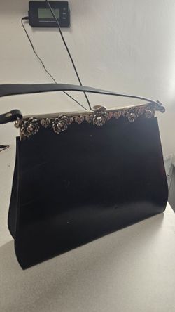 Vintage Theresa Lee New York Black Frame Handbag Floral Metal Kiss Lock Purse