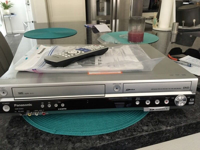 Panasonic DMR-ES45V DVD Recordrr/Vcr Combo with HDMI, SD card and DV Input