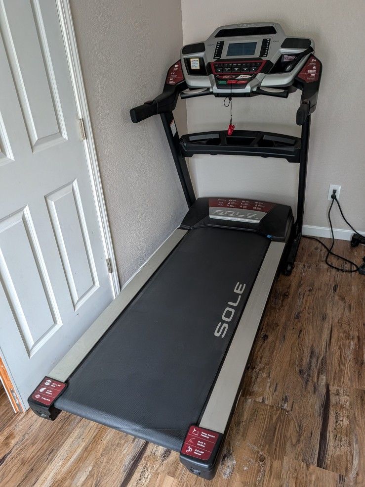 PENDING Treadmill SOLE F80 Heavy Duty