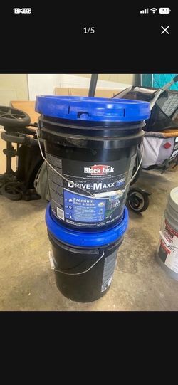 LOW PRICE MOVING DRIVEWAY SEALER