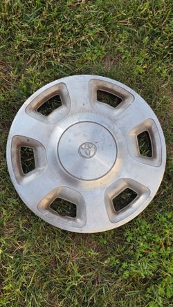 1997 toyota tacoma hubcap set