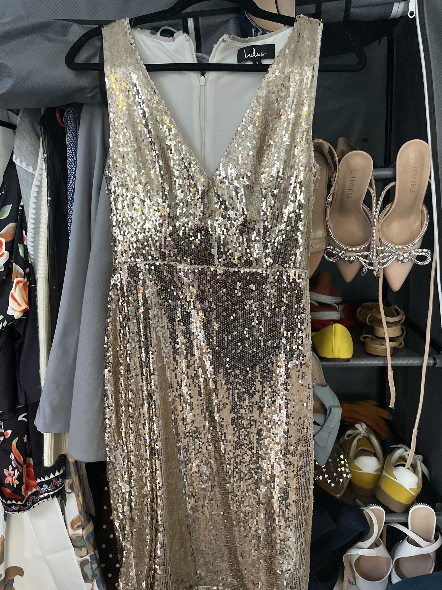 Sequin Dress. Gold Beautiful