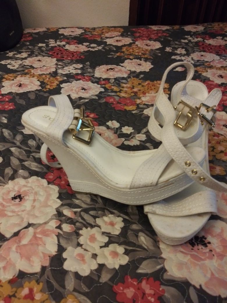 White wedges