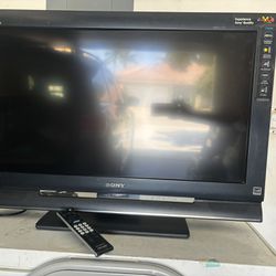Sony Bravia 32” LCD TV 720P with Original Remote “Excellent Condition”