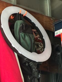 18” Ring light with case and accessories