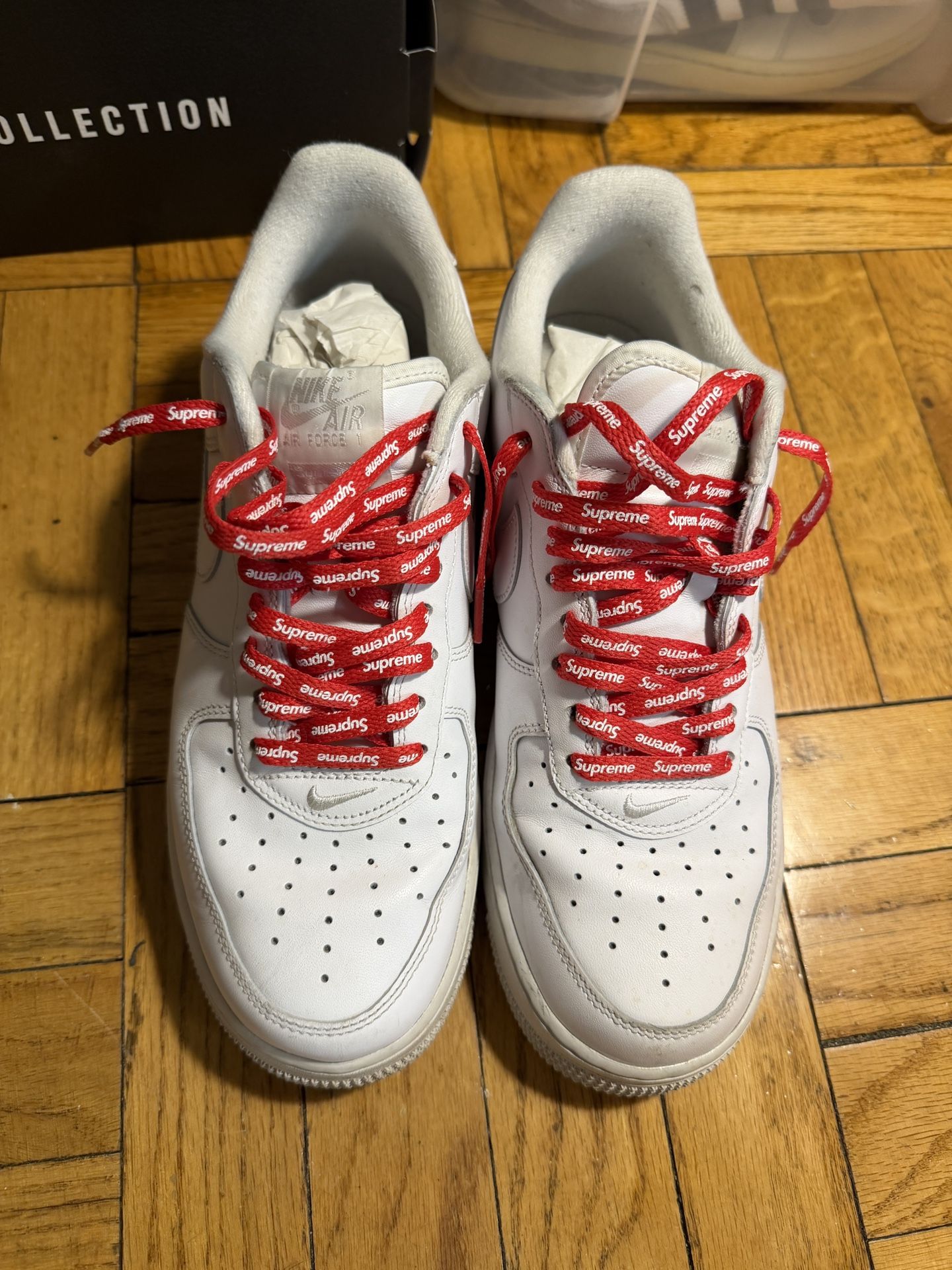 Selling Nike airforce & Supreme White size 9 no box