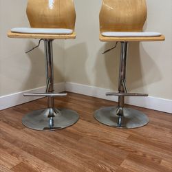 Adjustable Bar Stools (Set of 2) – Great Condition